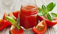 Krem z pomidorów z jogurtem naturalnym