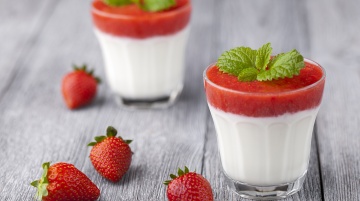 Jogurt 0% z musem truskawkowym